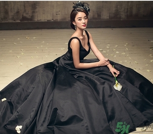 結(jié)婚可以穿黑襯衫嗎？參加婚禮可以穿黑色衣服嗎？