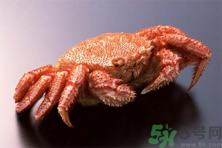 吃螃蟹過敏很癢怎么辦？吃螃蟹過敏很癢可以摳嗎？