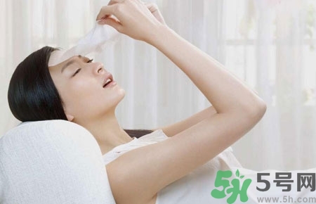 夏天曬黑了多久恢復(fù)？夏天曬黑了怎么白回來(lái)？