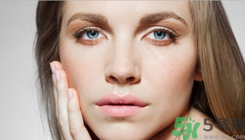 色斑會自己消失嗎？色斑遺傳嗎？