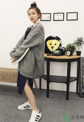 針織衫什么顏色好看？針織開衫什么顏色百搭？