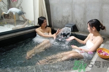 泡溫泉要準(zhǔn)備什么？泡溫泉要自帶拖鞋嗎？