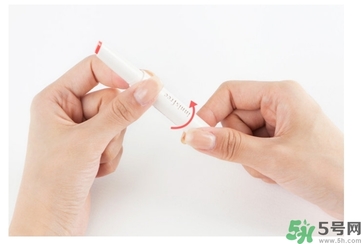 悅詩風(fēng)吟水韻凝采唇膏價(jià)格 悅詩風(fēng)吟水韻凝采唇膏怎么用？