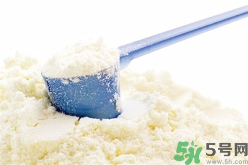 新生兒奶粉怎么選？奶粉哪種好？