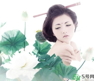 精華和乳液哪個(gè)先用？精華和乳液的使用順序