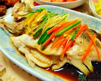 鱸魚的熱量是多少？清蒸鱸魚的熱量是多少？