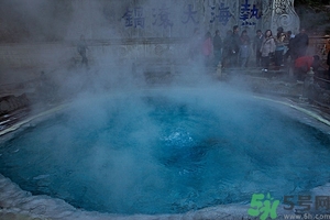 泡溫泉什么季節(jié)最好？泡溫泉的最佳時間長度