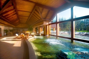 泡溫泉什么季節(jié)最好？泡溫泉的最佳時間長度