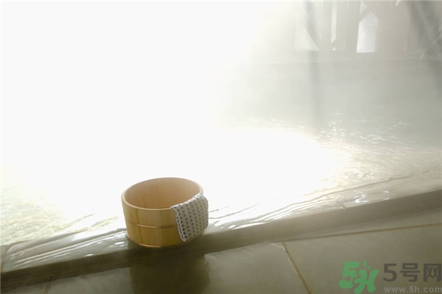 泡溫泉需要帶什么東西？泡溫泉需要準(zhǔn)備什么東西？