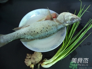 鱸魚蒸多長時(shí)間？鱸魚怎么蒸？