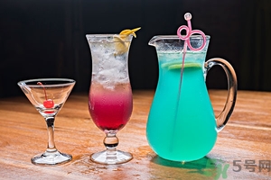 蘇打水可以喝嗎？小蘇打能吃嗎？