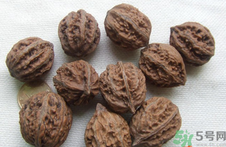 野核桃能吃嗎？野核桃怎么吃？