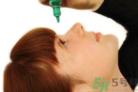 眼睛干澀是什么原因？眼睛干澀用什么眼藥水？