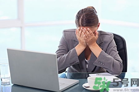 眼睛干澀發(fā)癢怎么回事？眼睛干澀發(fā)癢怎么辦？