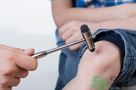 小孩膝蓋疼怎么回事？小孩膝蓋疼怎么辦？