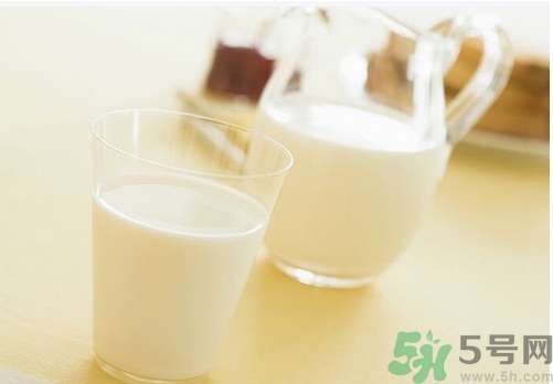 嬰兒奶粉大人能喝嗎？嬰兒奶粉大人喝了會怎樣？