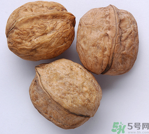 干核桃可以保存多久？干核桃能放多久？