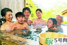 小孩可以泡溫泉嗎？多大的小孩可以泡溫泉？