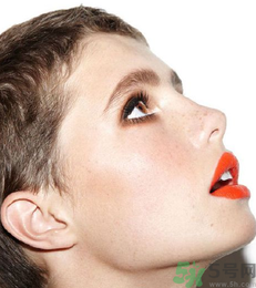 珊瑚色口紅適合什么人？珊瑚色口紅適合什么膚色？