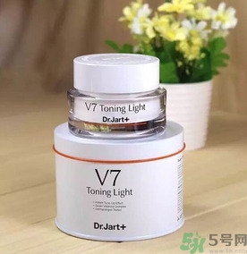 素顏霜和氣墊哪個好？素顏霜和氣墊bb哪個好？