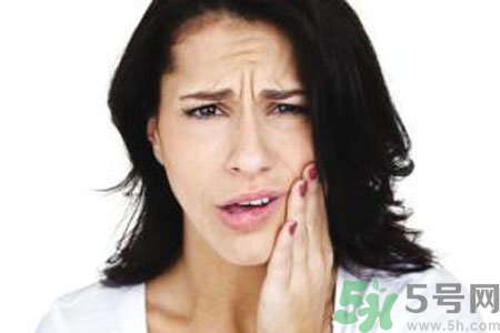 懷孕口腔潰瘍怎么回事？懷孕口腔潰瘍怎么辦？