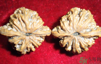 核桃發(fā)霉能吃嗎？發(fā)霉的核桃能吃嗎？