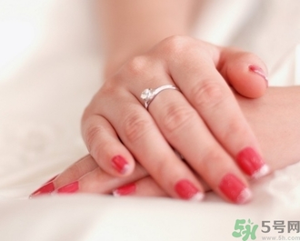 手指被門夾了有淤血怎么辦？手指被門夾了有淤血怎么處理？