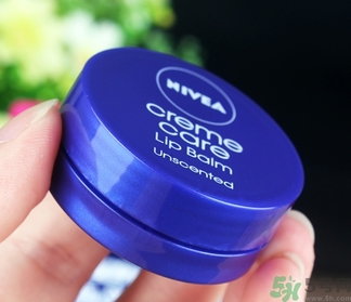 凡士林可以吃嗎？凡士林可以涂嘴唇嗎