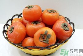 吃完柿子可以喝牛奶嗎？吃完柿子多久可以喝牛奶？