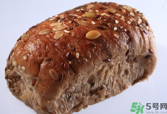 晚上吃全麥面包會胖嗎？吃全麥面包會胖嗎？