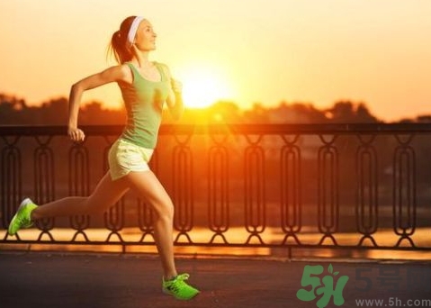 跑步多久可以起到減肥的效果？跑步多快可以減肥？