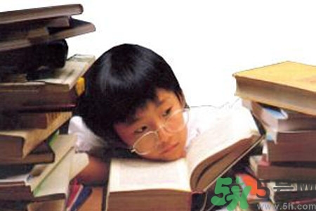 熬夜對青少年有什么影響？熬夜對青少年的危害是什么？