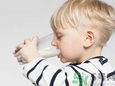 飛鶴奶粉怎么樣？飛鶴奶粉哪個(gè)系列好？