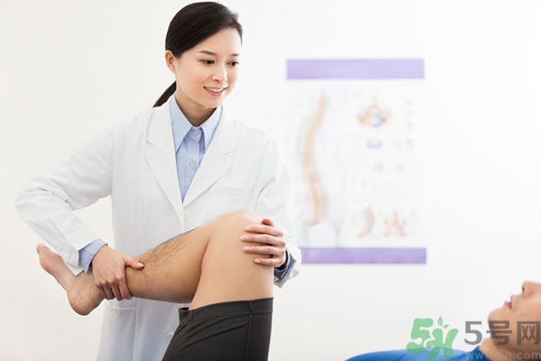 膝關(guān)節(jié)疼痛是怎么回事該怎么辦？膝關(guān)節(jié)疼痛如何治療？