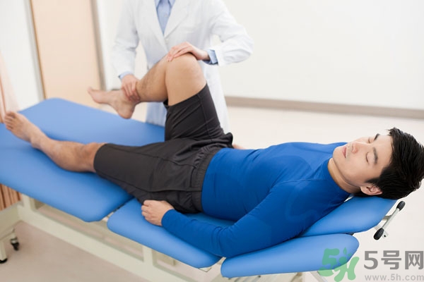 膝關(guān)節(jié)疼痛是怎么回事該怎么辦？膝關(guān)節(jié)疼痛如何治療？