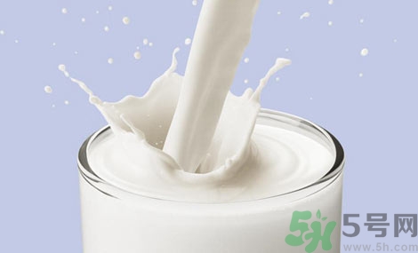 牛奶過期了還能喝嗎？牛奶過期了如何利用？