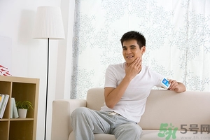 皮膚差的男生怎么洗臉？皮膚差的男生晨起不能用清水洗臉