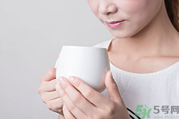 皮膚太干燥怎么辦？皮膚太干燥補水最好的方法如下
