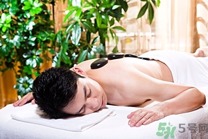 皮膚差的男生怎么洗臉？皮膚差的男生晨起不能用清水洗臉