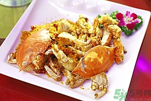 吃大閘蟹配什么酒好？大閘蟹和什么酒搭配最好吃