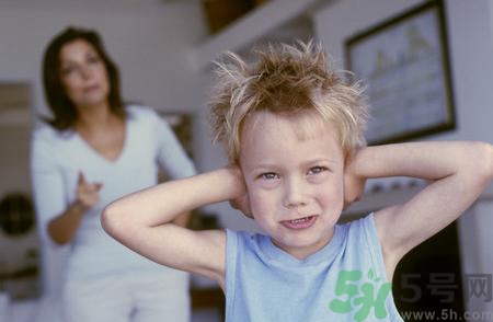 孩子不聽話怎么教育？孩子不聽話該不該打？