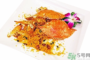 吃大閘蟹配什么酒好？大閘蟹和什么酒搭配最好吃