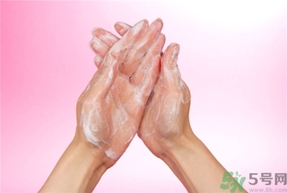 甘油直接擦臉好嗎？甘油可以直接涂臉上嗎？