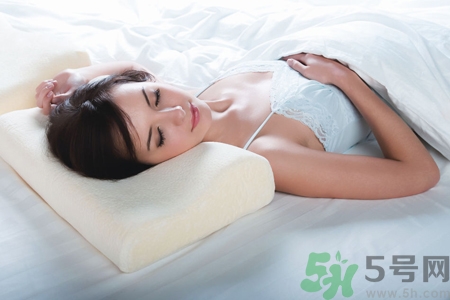 懷孕初期應(yīng)注意什么？懷孕初期吃什么好？