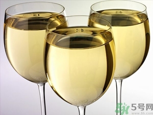 葡萄酒不能和什么一起吃？葡萄酒和什么食物相克？