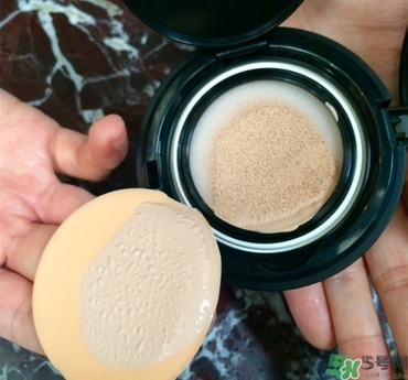 vant氣墊cc黑色和白色哪款好？vant36.5氣墊cc黑色和白色區(qū)別