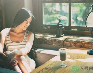 吃避孕藥會乳房脹痛嗎？吃避孕藥乳房脹痛怎么辦？