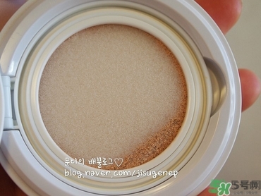 vant氣墊cc黑色和白色哪款好？vant36.5氣墊cc黑色和白色區(qū)別