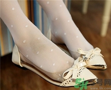 穿單鞋掉跟怎么辦?穿單鞋要不要穿襪子? 穿單鞋掉跟怎么辦?穿單鞋要不要穿襪子?