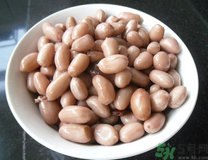 生花生吃多了會(huì)怎么樣？生花生吃多了會(huì)長(zhǎng)胖嗎？